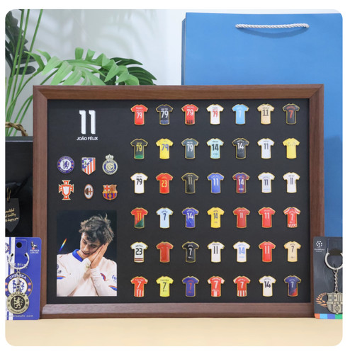 Fußball star shirt pin - ⚽,