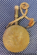 Antike mittelalterlicher  dekorative Pulverflasche messing und silber Verzierung