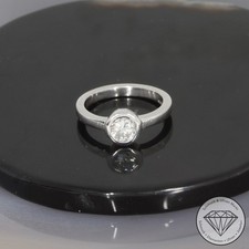 Wert 1900 € Solitär