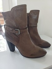 Schöne SPM Stiefeletten NEU
