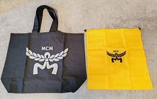 MCM Einkaufsbeutel schwarz aus