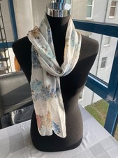 sehr schöner leichter Schal