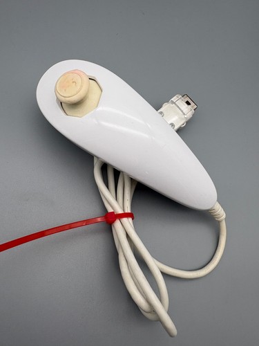 Nintendo wii nunchuk - nintendo,