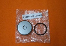 Schraube  Motordeckel links