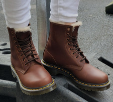Dr. Martens 1460 Serena