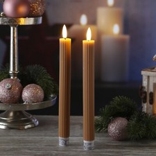 LED Stabkerzen mit RIlen Dinnerkerzen Tafelkerzen gerillt Echtwachs braun 2 St.