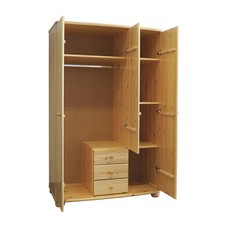 Claudia Hotel Kleiderschrank |