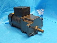 Drehstrommotor-Getriebemotor