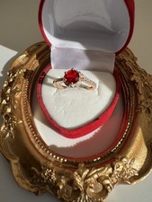 Wunderschöne 585rg gestempelt Ring, Rubin, rolled, 2.1 Gramm, neu