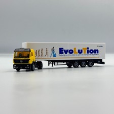 Mercedes SK mit Auflieger EvoLuTion Maßstab 1/87 (H0)