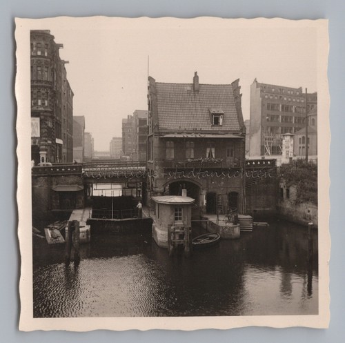 Hamburg schleuse am - hamburg,