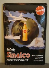 Altes gewölbtes Blechschild