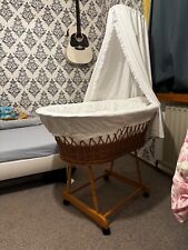  Kinderbett Himmelbett stubenwagen  mit Matratze und Umrandung Kissen und Decke 