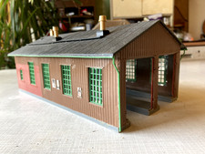 Lokschuppen für 2 Loks -