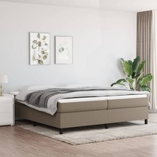 Boxspringbett mit Matratze
