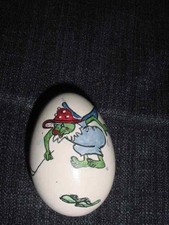 bemaltes Straussenei,Motiv Schrat und Fliegenpeter,bekannt aus Mecki Geschichten