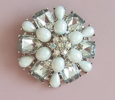 Große, massive   Modeschmuck-Brosche -- 37g Gewicht, 6 cm Durchmesser