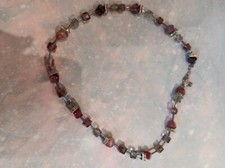 Edles Würfel Collier lila mit Bergkristall und Achat - wie Cour de Lion