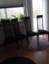 Wir bieten 4 Esszimmerstühle