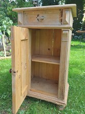 gut erhaltenes,  Holz-