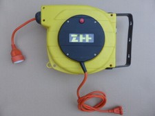 Kabelaufroller Kabeltrommel Kabelwickler 2G 1,5mm² ohne Schutzleiter Automatisch