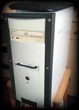 Spiele-PC von 2001 AMD Athlon XP Angebot in Lübeck inkl. Spiele u.A. Quake 3