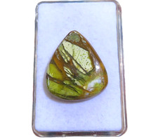 Grüner Opal Cabochon 28x23,8