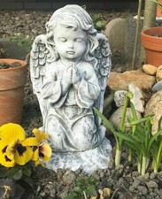 Steinfigur großer Engel