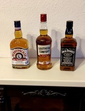 Konvolut 3 Flaschen Whiskey 0,7l Jack Daniels, Southerm Comfort, Pennypacker