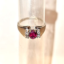 Weißgoldring  14kt = 585  Gr  57  4 Brillis 1 Rubin    0,72 ct