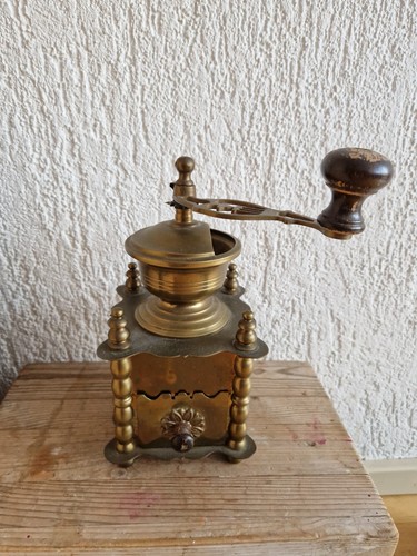 Kaffeemühle aus messing - kaffeemühle,