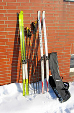 2 Paar Langlaufski , 2 x Skistöcke, 2 x Schuhe Größe 47 +39 + Skisack