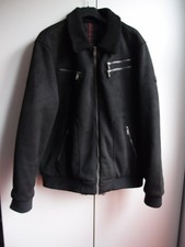 Schicke neue schwarze