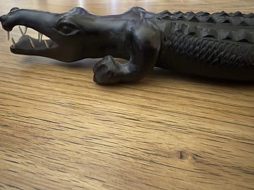 Handgefertigtes krokodil aus - handgefertigtes,