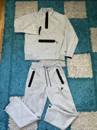 Nike tech fleece - anzug, größe