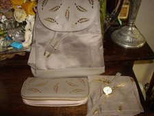 Damen Accessoire Geschenk Set 4 Tlg. Rucksack Tasche Geldbörse Uhr Halstuch NEU