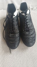 Fußballschuh 45 Nocken neuwertig 