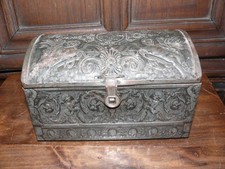 Antike HARIBO Lakritzen Blechdose 1950er – geprägtes Metall – Truhenform, Bonbon