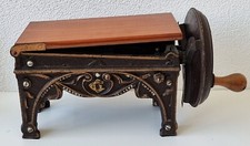 Schöner alter Gründerzeit Tabakschneider - Gusseisen reichlich verziert um 1890