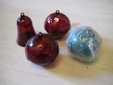 Tupperware Eleganzia 3x Weihnachtskugel, 1x Glocke rot, grün Bonboniere