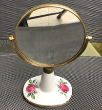 alter Kosmetikspiegel auf