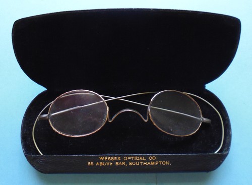 Alte antike brille mit etui - brille,
