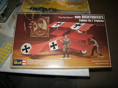 Revell 233 the red - 1:28,