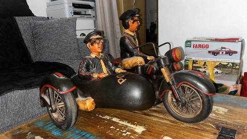 Großes motorrad mit beiwagen - großes,