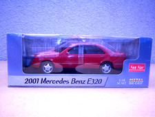 Sunstar Mercedes 1:18 E 320 rot in OVP