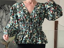 Zara Damen Puffärmel Blumenmuster Schößchen Bluse Top Grün Mix Größe L