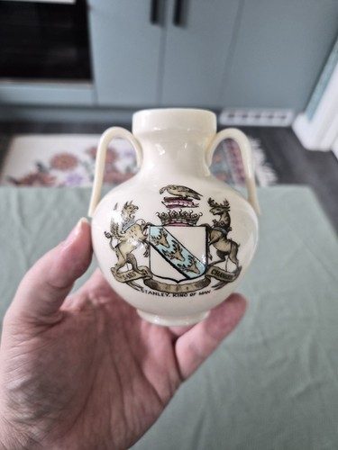 Goss china crested - crested, tourist