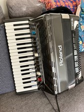 roland FR-3s v Akkordeon