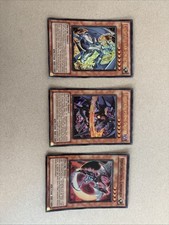Structure Deck Dragons Collide Lichtpulsar-Drache Finstereruptions-Drache