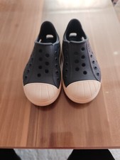 CROCS Bump It Shoe Sneaker Badeschuhe leichtes Handling Gr.8 (Gr. 25)